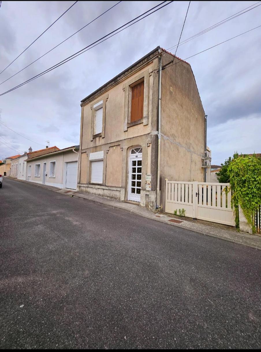 Elegant T2 Au Calme Avec Terrasse Et Climatisation Apartment Angouleme