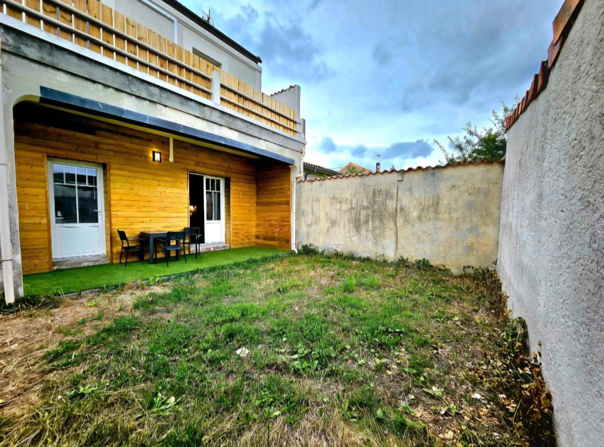 Elegant T2 Au Calme Avec Terrasse Et Climatisation Angouleme