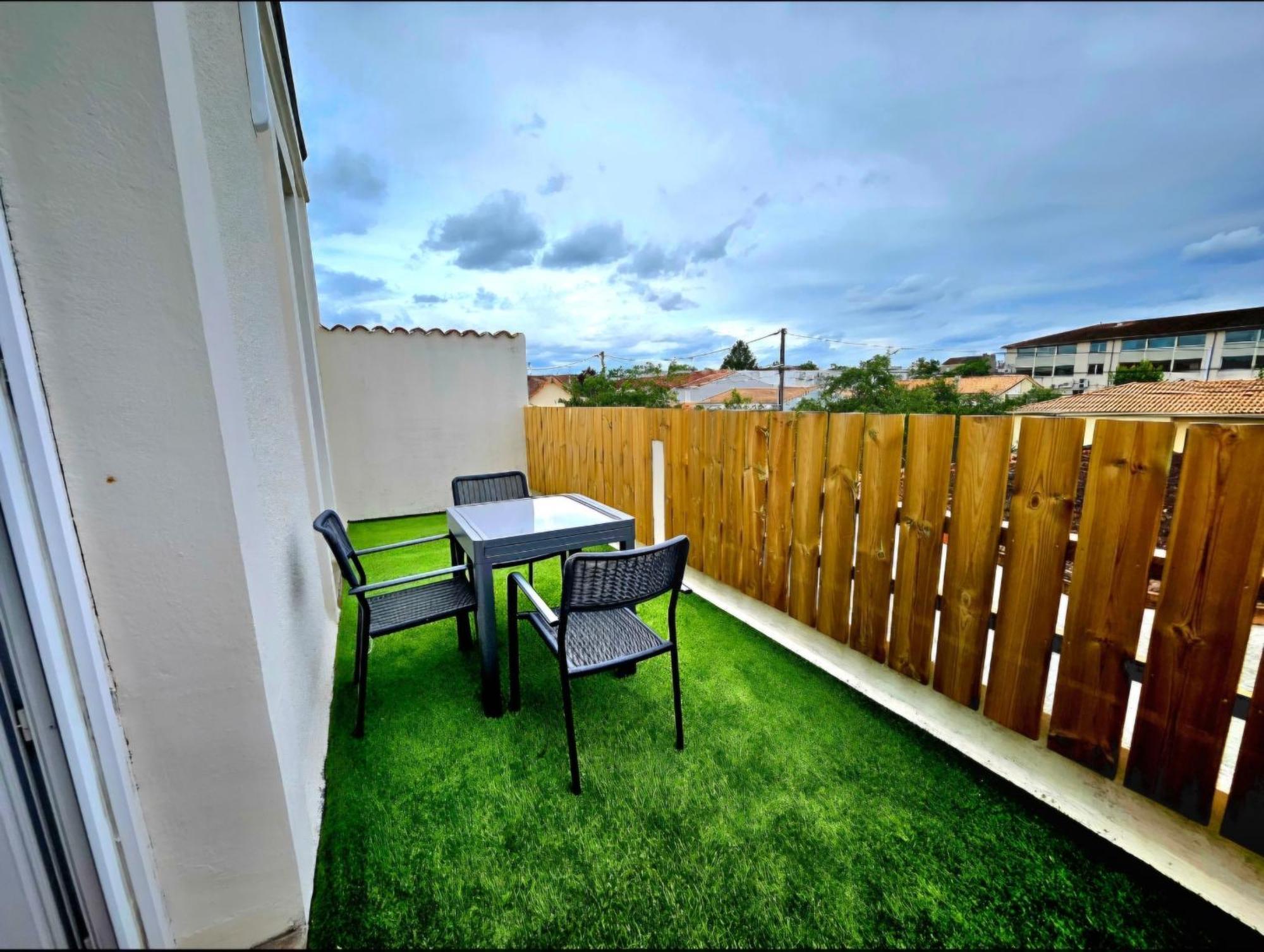 Elegant T2 Au Calme Avec Terrasse Et Climatisation Apartment *